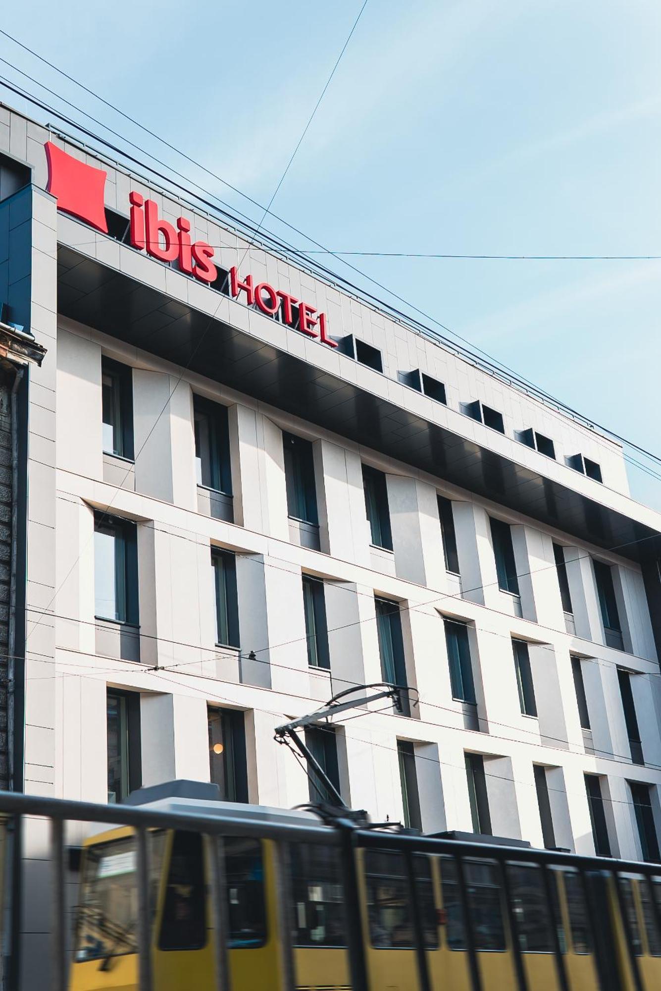 Ibis Lviv Center Hotel Екстериор снимка